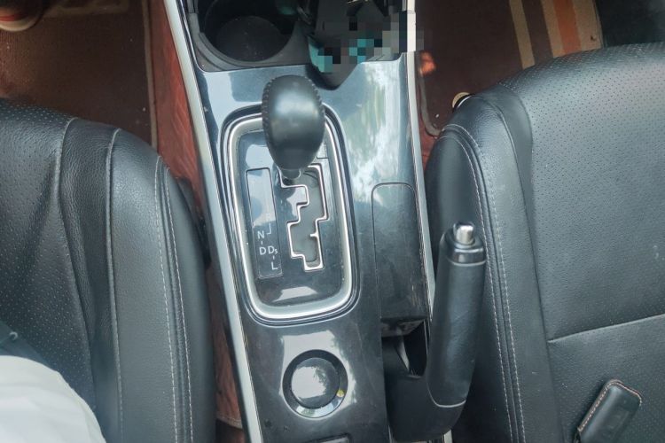 Used Mitsubishi Outlander 2018 2.0L Two-Wheel Drive Glory Edition 5 Seats Gear Lever