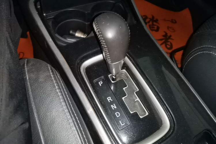 Used Mitsubishi Outlander 2018 2.4L 4x4 Elite Edition 5 Seats Gear Lever