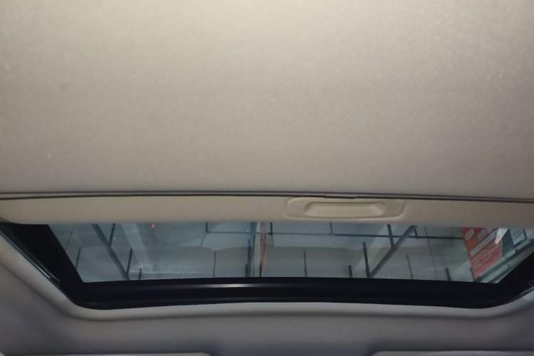 Used Mitsubishi Outlander 2018 2.0L Two-Wheel-Drive Jiale Edition 7-Seater Headliner