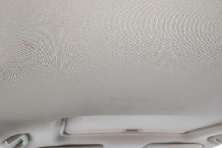 Used Mitsubishi Outlander 2018 2.0L Two-Wheel Drive Glory Edition 5 Seats Headliner