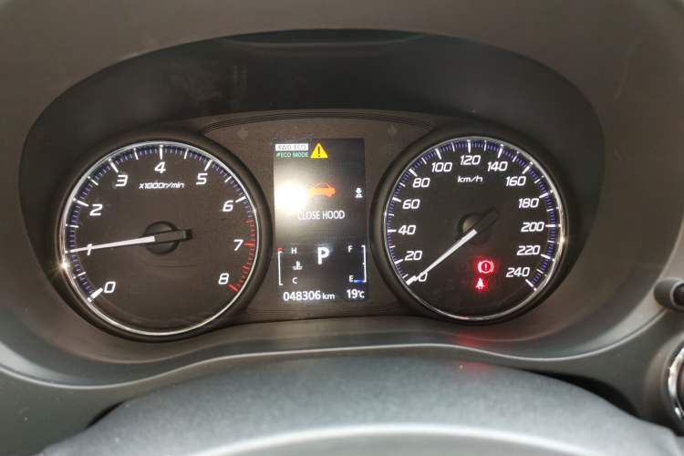 Used Mitsubishi Outlander 2018 2.4L 4x4 Luxury Edition 7-Seater Instrument Cluster
