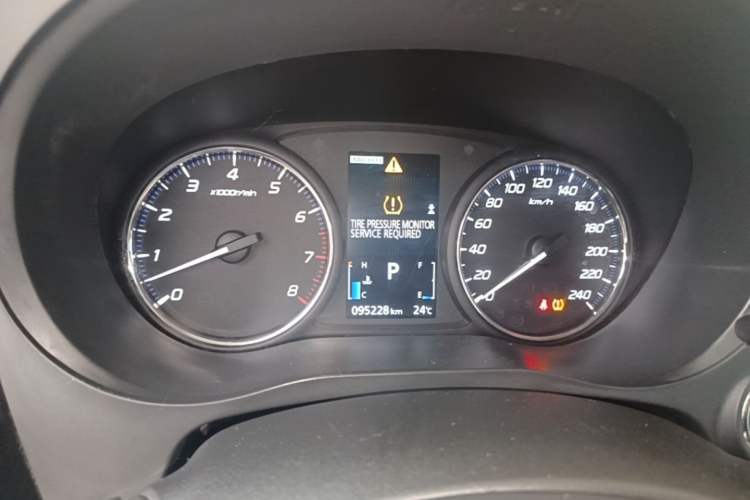 Used Mitsubishi Outlander 2018 2.4L 4x4 Elite Edition 5 Seats Instrument Cluster