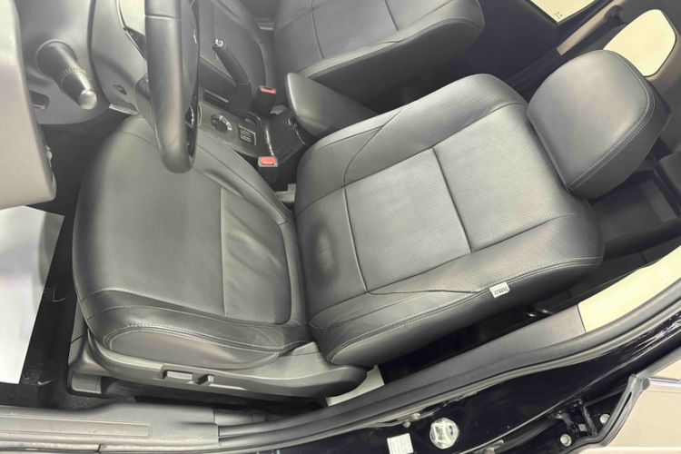 Used Mitsubishi Outlander 2018 2.0L Two-Wheel Drive Glory Edition 5 Seats Interior 8