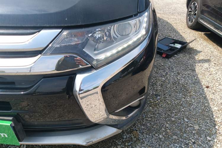 Used Mitsubishi Outlander 2018 2.0L Two-Wheel Drive Glory Edition 5 Seats Left Front Headlight