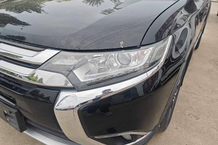 Used Mitsubishi Outlander 2018 2.0L Two-Wheel Drive Glory Edition 5 Seats Left Front Headlight