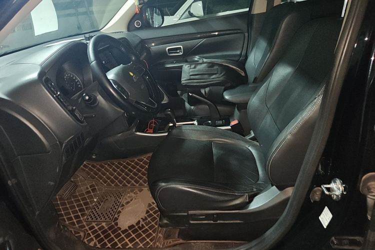 Used Mitsubishi Outlander 2018 2.0L Two-Wheel Drive Glory Edition 5 Seats Left Front Seat
