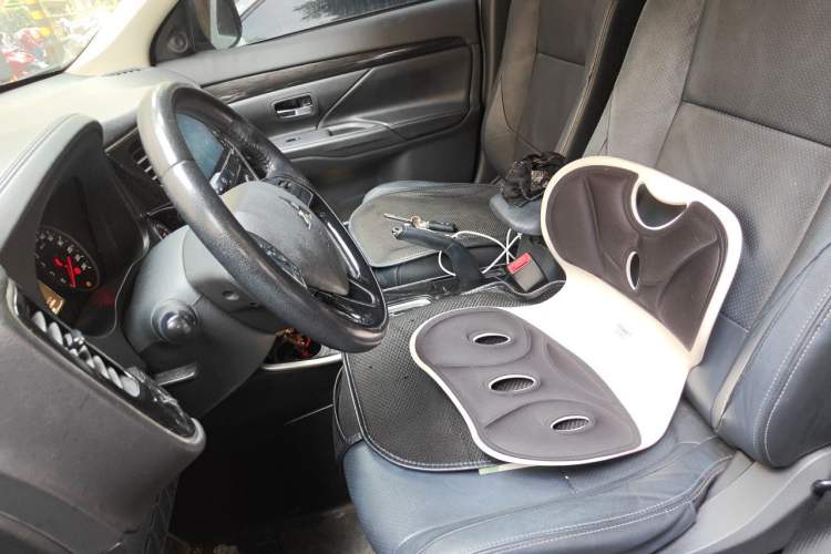 Used Mitsubishi Outlander 2018 2.0L Two-Wheel Drive Glory Edition 5 Seats Left Front Seat