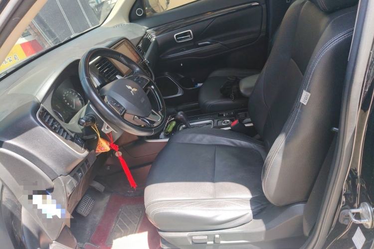 Used Mitsubishi Outlander 2018 2.4L 4x4 Elite Edition 5 Seats Left Front Seat