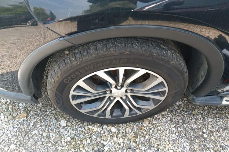 Used Mitsubishi Outlander 2018 2.0L Two-Wheel Drive Glory Edition 5 Seats Left Front Wheel Hub