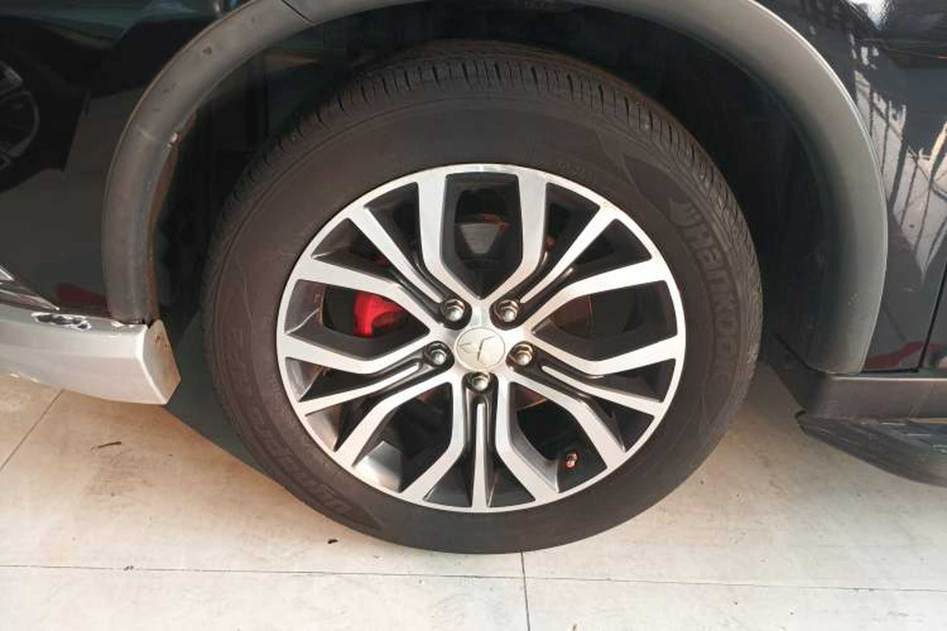 Used Mitsubishi Outlander 2018 2.0L Two-Wheel Drive Glory Edition 5 Seats Left Front Wheel Hub