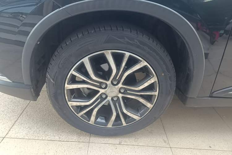 Used Mitsubishi Outlander 2018 2.0L Two-Wheel Drive Glory Edition 5 Seats Left Front Wheel Hub
