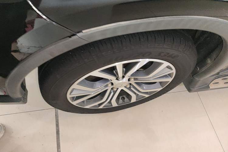 Used Mitsubishi Outlander 2018 2.0L Two-Wheel-Drive Jiale Edition 7-Seater Left Front Wheel Hub