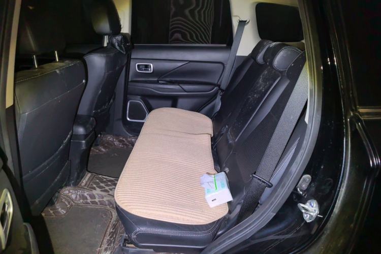 Used Mitsubishi Outlander 2018 2.0L Two-Wheel Drive Glory Edition 5 Seats Left Rear Seat