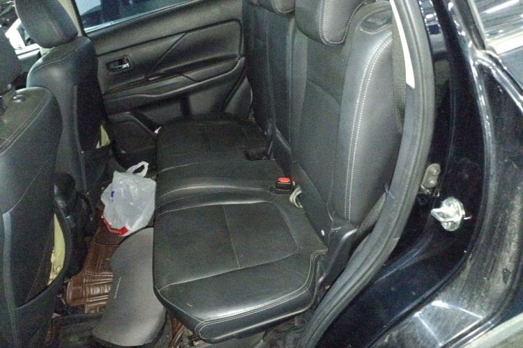 Used Mitsubishi Outlander 2018 2.4L 4x4 Elite Edition 5 Seats Left Rear Seat