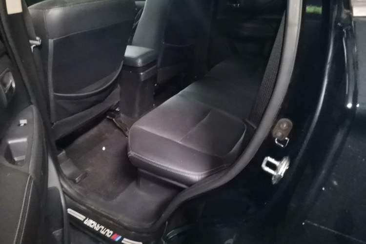 Used Mitsubishi Outlander 2018 2.4L 4x4 Elite Edition 5 Seats Left Rear Seat