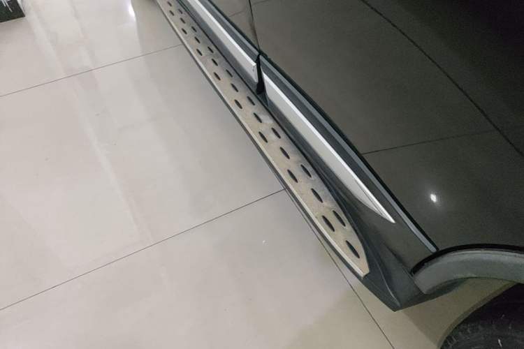 Used Mitsubishi Outlander 2018 2.0L Two-Wheel-Drive Jiale Edition 7-Seater Left Side Sill