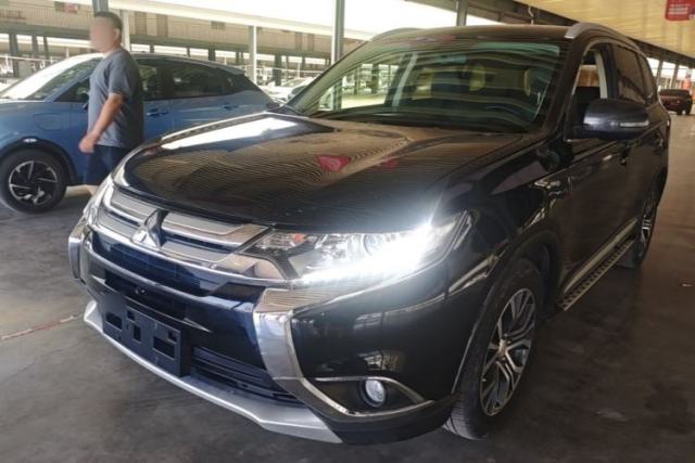 Used Mitsubishi Outlander 2018 2.0L Two-Wheel Drive Glory Edition 5 Seats