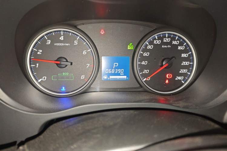 Used Mitsubishi Outlander 2018 2.0L Two-Wheel Drive Glory Edition 5 Seats Odometer Close Up
