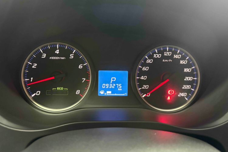Used Mitsubishi Outlander 2018 2.0L Two-Wheel Drive Glory Edition 5 Seats Odometer Close Up