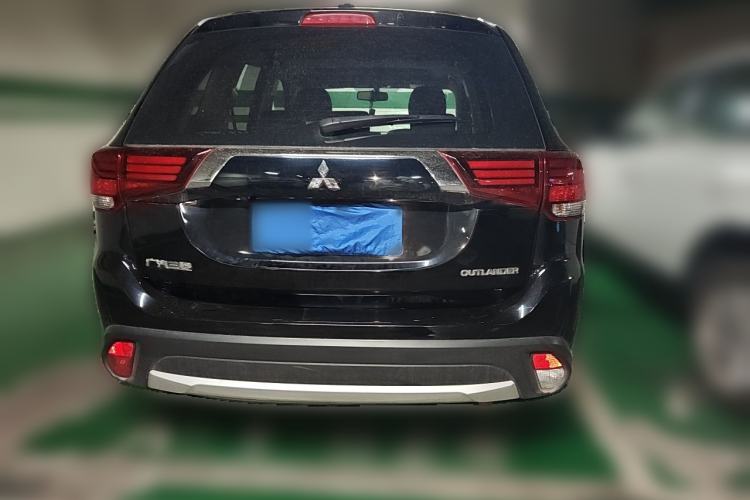 Used Mitsubishi Outlander 2018 2.0L Two-Wheel Drive Glory Edition 5 Seats Rear