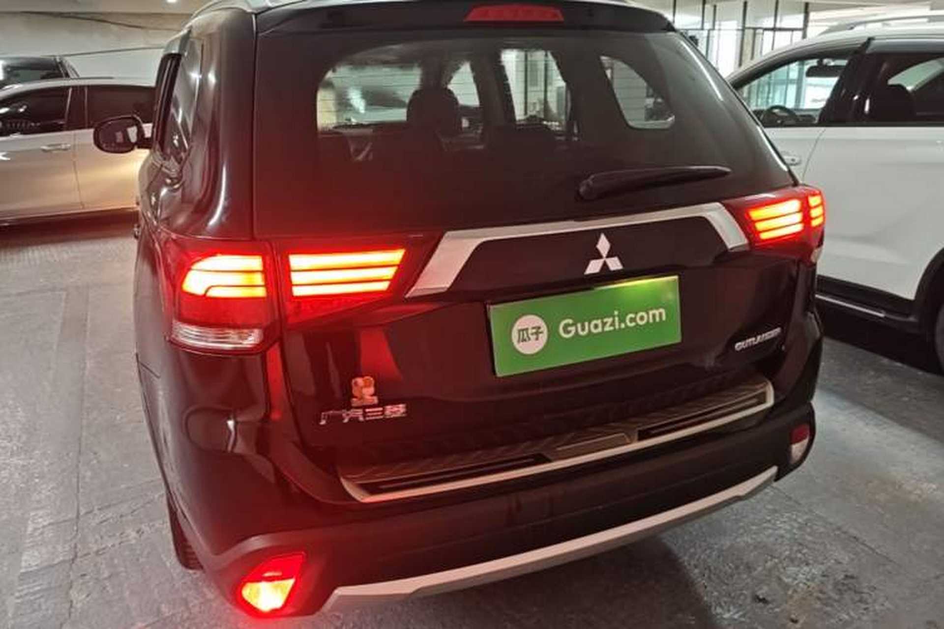 Used Mitsubishi Outlander 2018 2.0L Two-Wheel Drive Glory Edition 5 Seats Rear