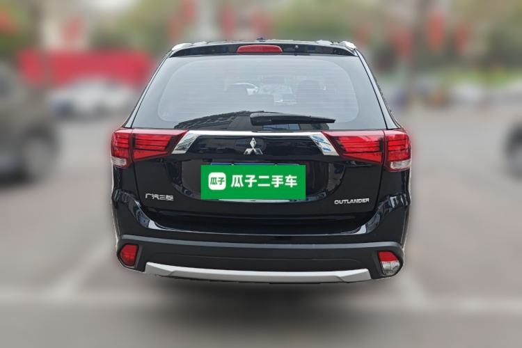 Used Mitsubishi Outlander 2018 2.0L Two-Wheel Drive Glory Edition 5 Seats Rear