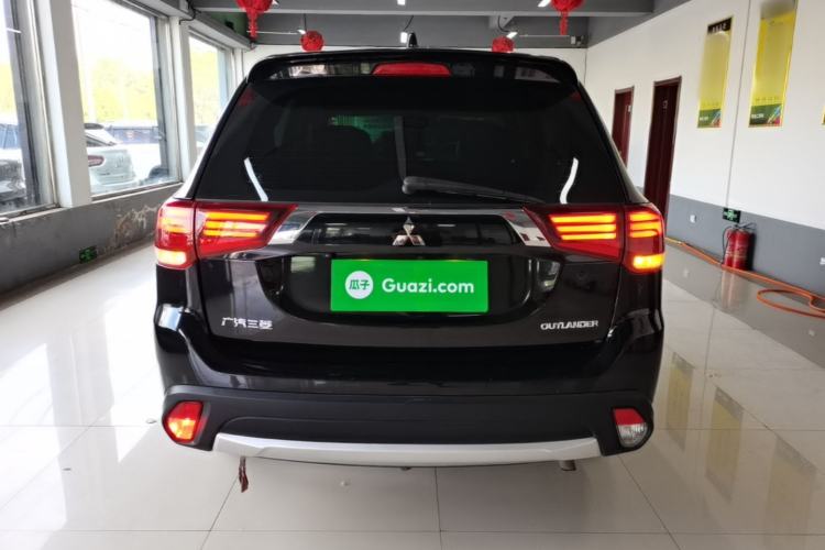 Used Mitsubishi Outlander 2018 2.0L Two-Wheel Drive Glory Edition 5 Seats Rear