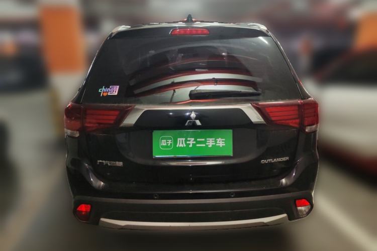 Used Mitsubishi Outlander 2018 2.0L Two-Wheel-Drive Jiale Edition 7-Seater Rear