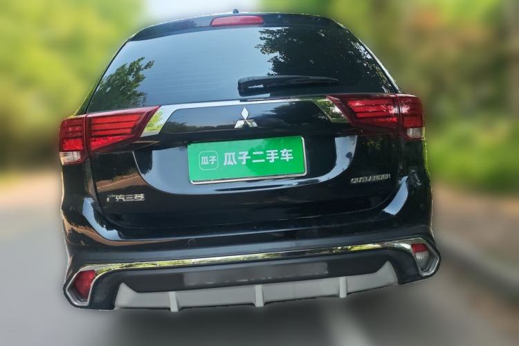 Used Mitsubishi Outlander 2018 2.0L Two-Wheel Drive Glory Edition 5 Seats Rear