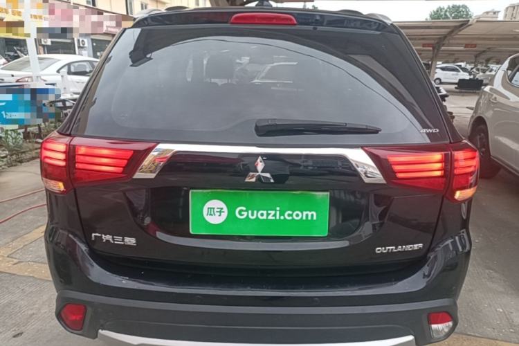 Used Mitsubishi Outlander 2018 2.4L 4x4 Elite Edition 5 Seats Rear