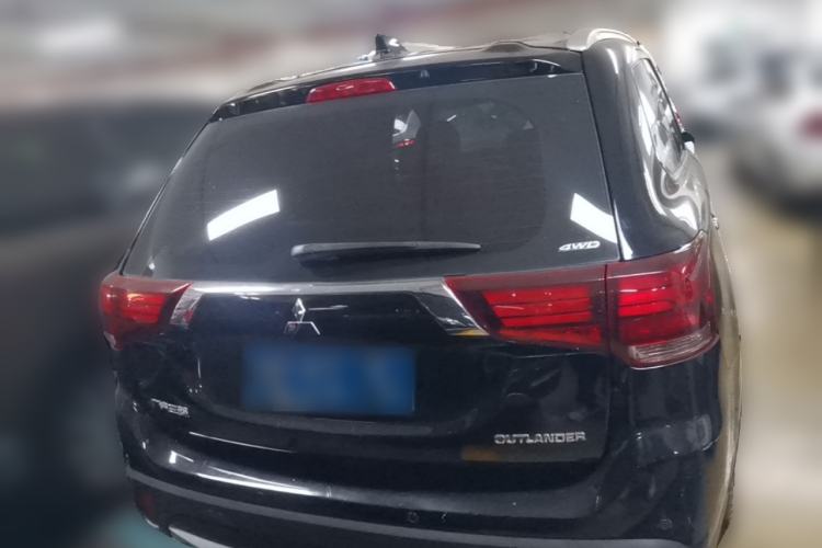 Used Mitsubishi Outlander 2018 2.4L 4x4 Elite Edition 5 Seats Rear