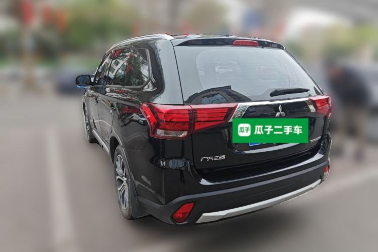 Used Mitsubishi Outlander 2018 2.0L Two-Wheel Drive Glory Edition 5 Seats Rear Left 45 Deg