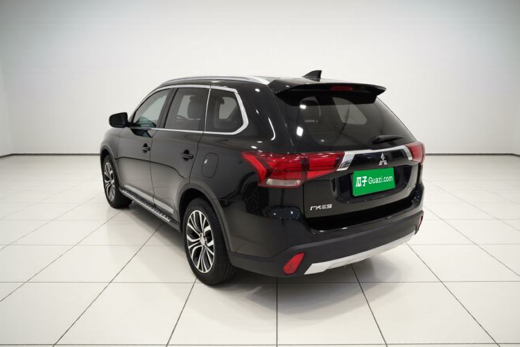 Used Mitsubishi Outlander 2018 2.0L Two-Wheel Drive Glory Edition 5 Seats Rear Left 45 Deg