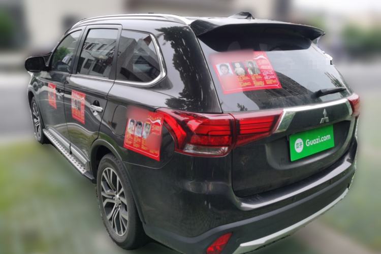 Used Mitsubishi Outlander 2018 2.4L 4x4 Luxury Edition 7-Seater Rear Left 45 Deg