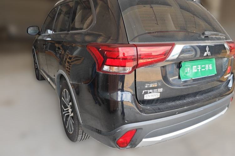 Used Mitsubishi Outlander 2018 2.0L Two-Wheel Drive Glory Edition 5 Seats Rear Left 45 Deg