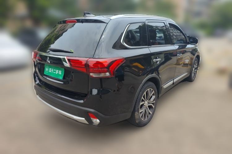 Used Mitsubishi Outlander 2018 2.4L 4x4 Elite Edition 5 Seats Rear Right 45 Deg