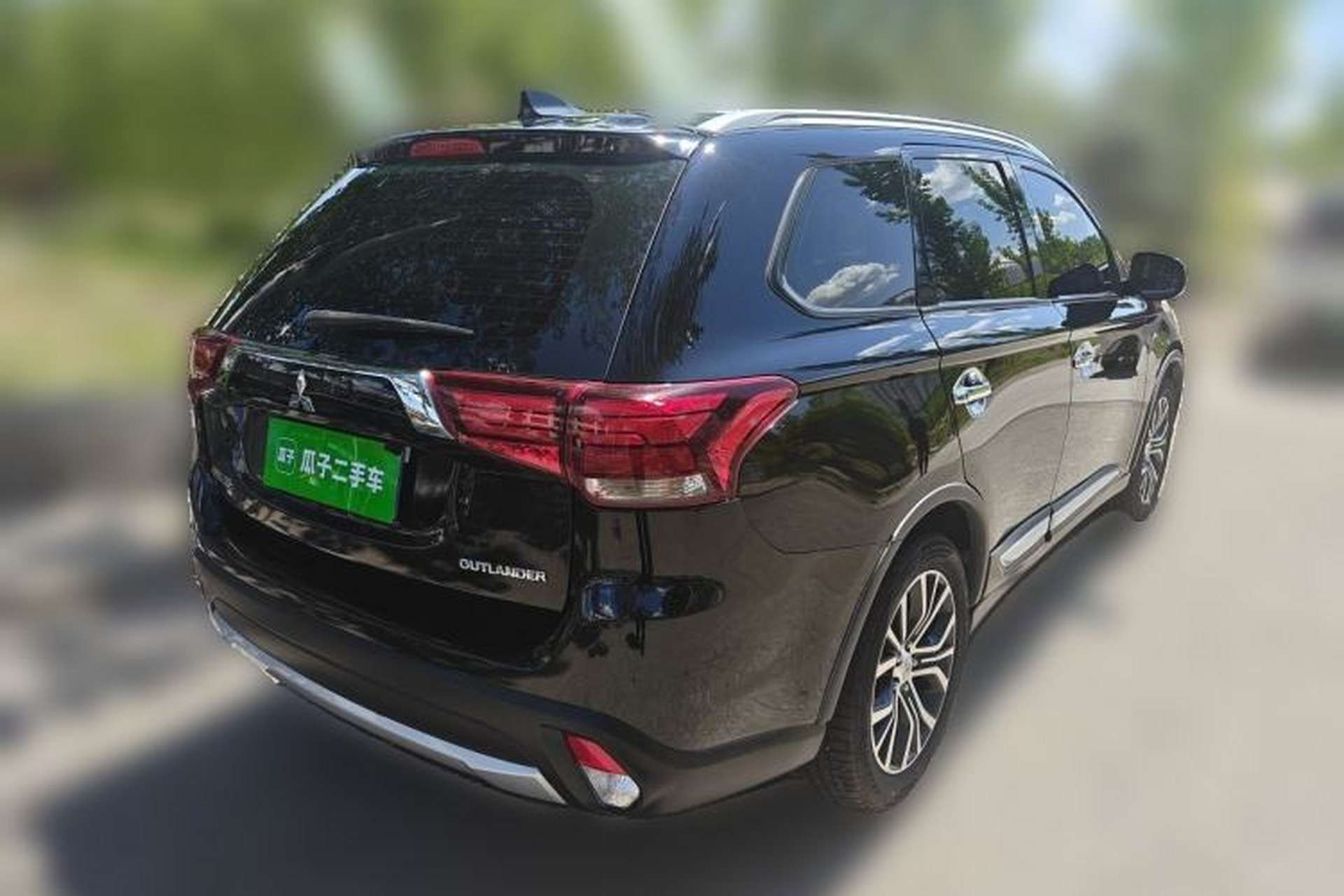 Used Mitsubishi Outlander 2018 2.0L Two-Wheel Drive Glory Edition 5 Seats Rear Right 45 Deg