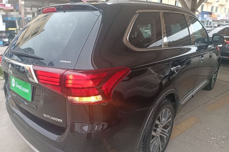 Used Mitsubishi Outlander 2018 2.4L 4x4 Elite Edition 5 Seats Rear Right 45 Deg