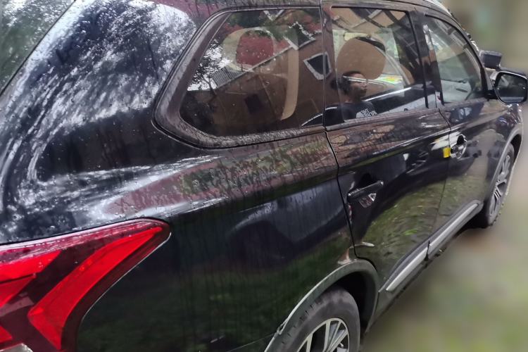 Used Mitsubishi Outlander 2018 2.0L Two-Wheel Drive Glory Edition 5 Seats Rear Right 45 Deg