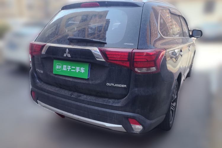Used Mitsubishi Outlander 2018 2.4L 4x4 Elite Edition 5 Seats Rear Right 45 Deg