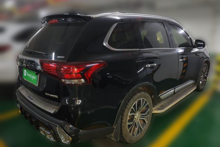 Used Mitsubishi Outlander 2018 2.4L 4x4 Elite Edition 5 Seats Rear Right 45 Deg
