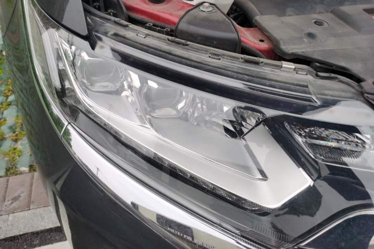 Used Mitsubishi Outlander 2018 2.4L 4x4 Luxury Edition 7-Seater Right Front Headlight