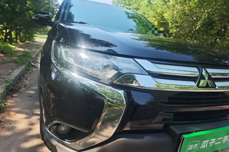 Used Mitsubishi Outlander 2018 2.0L Two-Wheel Drive Glory Edition 5 Seats Right Front Headlight