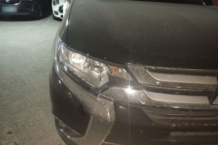 Used Mitsubishi Outlander 2018 2.0L Two-Wheel Drive Glory Edition 5 Seats Right Front Headlight