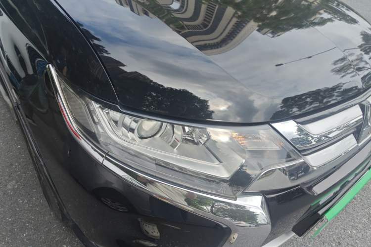 Used Mitsubishi Outlander 2018 2.0L Two-Wheel Drive Glory Edition 5 Seats Right Front Headlight
