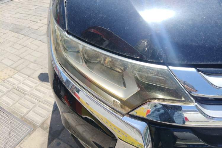 Used Mitsubishi Outlander 2018 2.4L 4x4 Elite Edition 5 Seats Right Front Headlight