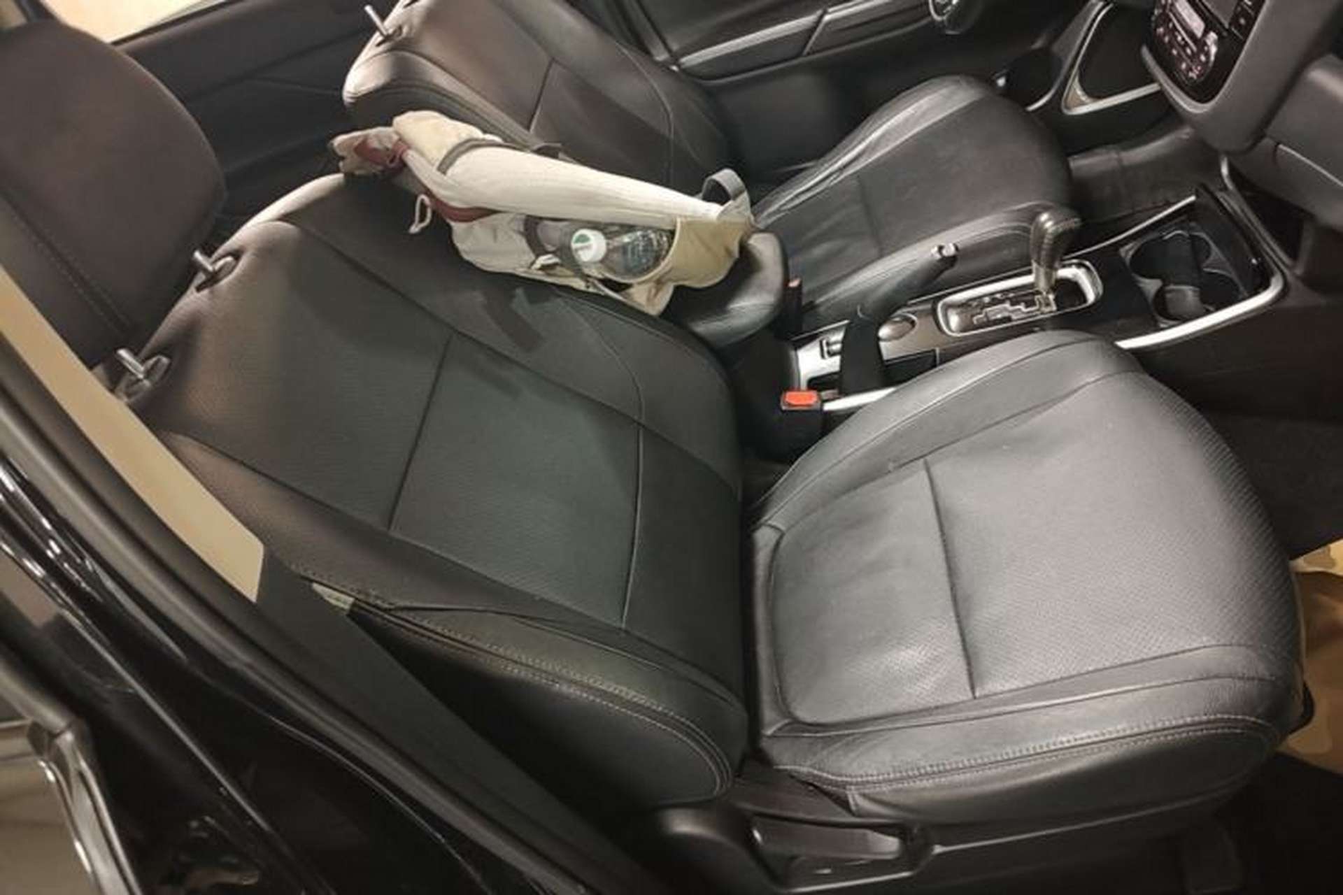 Used Mitsubishi Outlander 2018 2.0L Two-Wheel Drive Glory Edition 5 Seats Right Front Seat