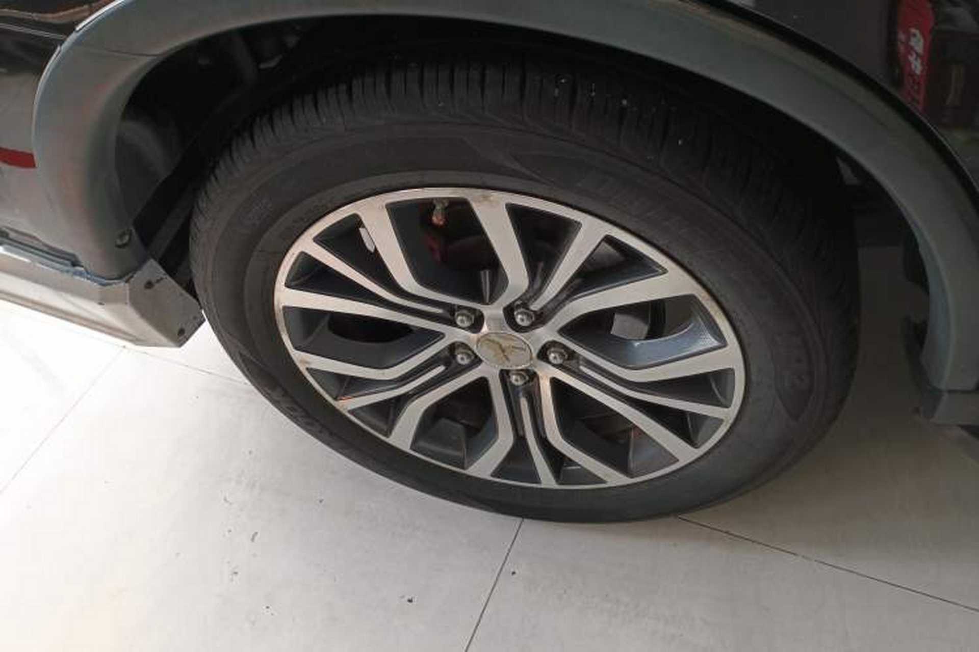 Used Mitsubishi Outlander 2018 2.0L Two-Wheel Drive Glory Edition 5 Seats Right Rear Wheel Hub