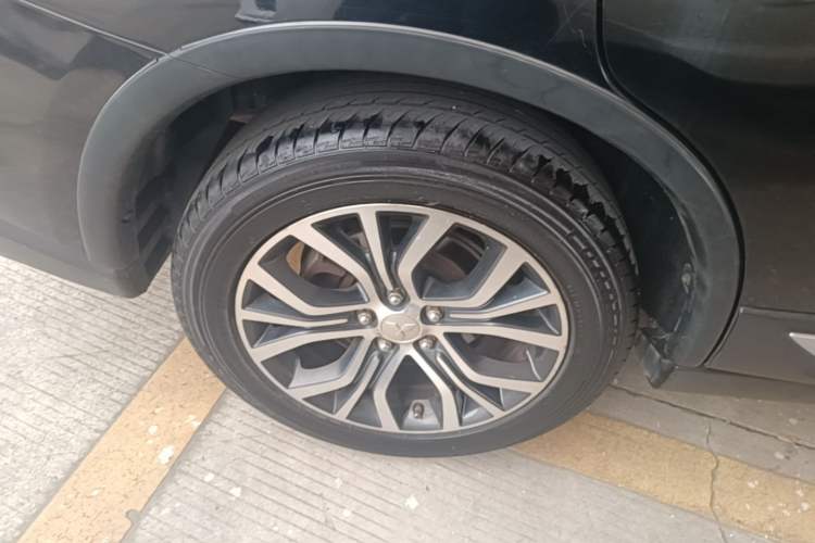 Used Mitsubishi Outlander 2018 2.4L 4x4 Elite Edition 5 Seats Right Rear Wheel Hub
