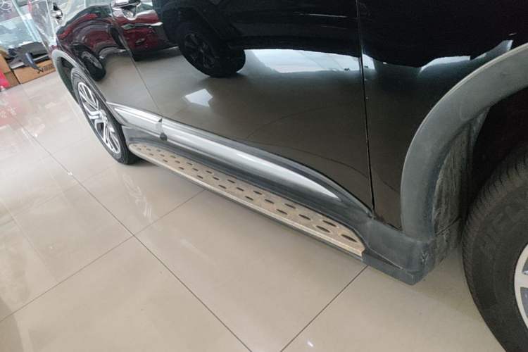 Used Mitsubishi Outlander 2018 2.0L Two-Wheel-Drive Jiale Edition 7-Seater Right Side Sill